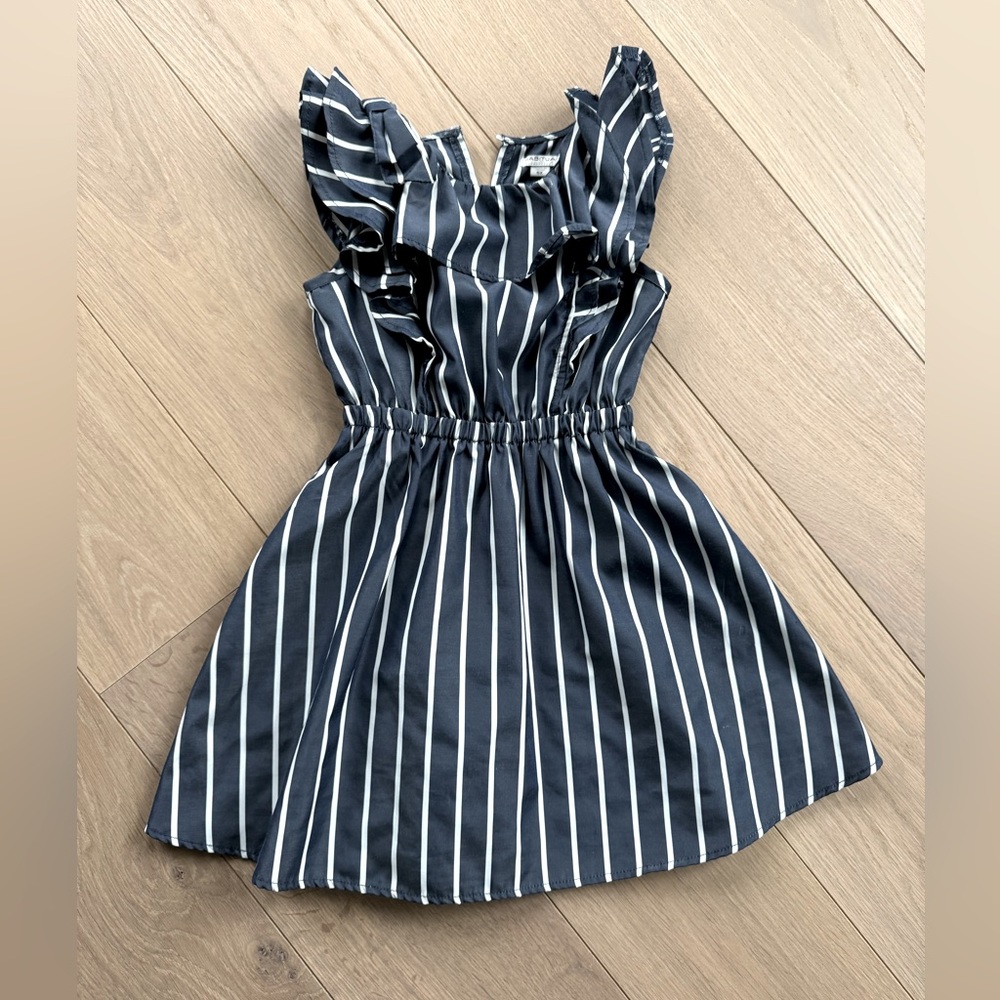 Habitual Dress size 6x. Navy blue and white stripe. Great condition